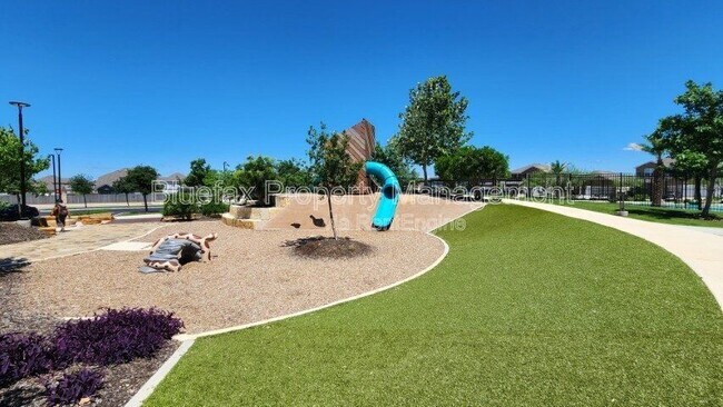 Building Photo - 14374 Palm Ridge