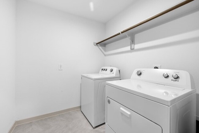 Building Photo - 4903 Pne Hvn Ln