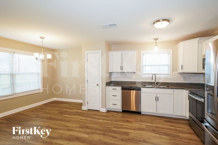 Building Photo - 1046 Whitney Dr