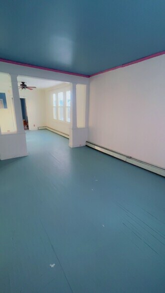 Primary Photo - 157 Locust St