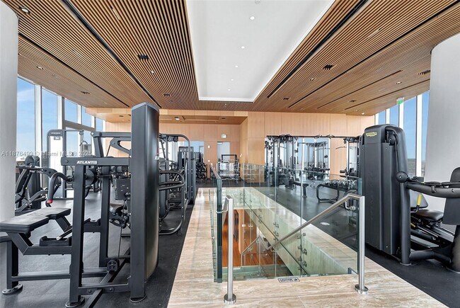Building Photo - 300 Biscayne Blvd Way
