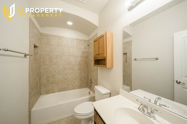 Building Photo - Gorgeous 2-story house in Denton