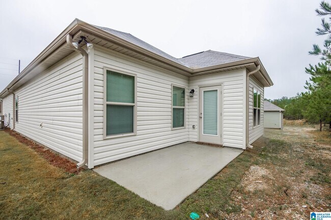 Building Photo - 865 Maple Trce