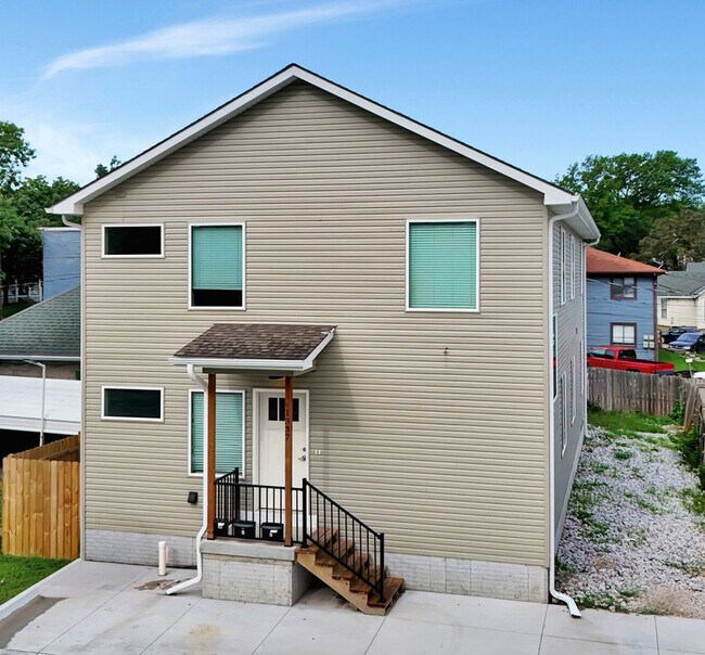 Building Photo - 1337 S 10th St