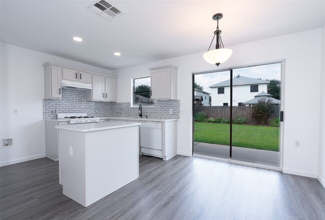 Building Photo - 1106 Stanislaws Dr