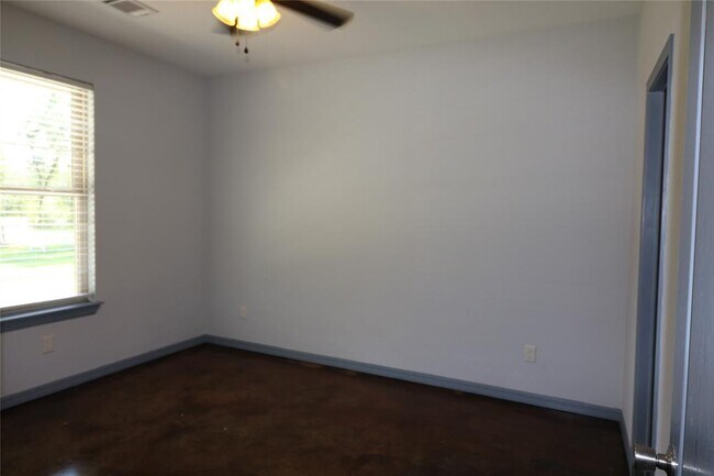 Building Photo - 8302 Park St