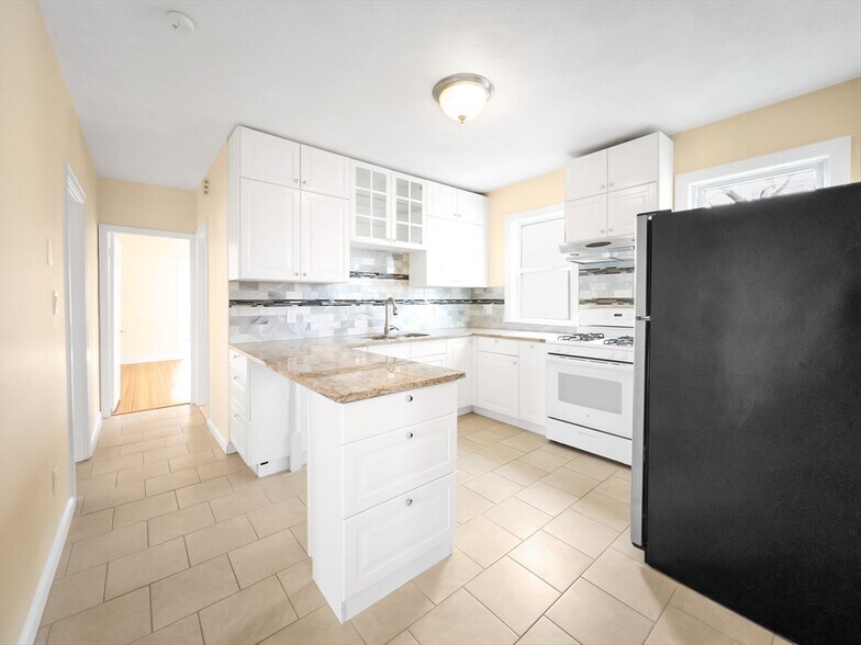 Building Photo - 24 Montvale St