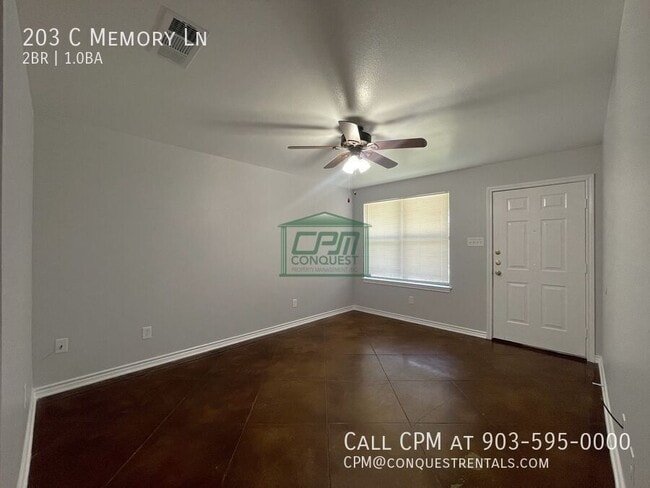 Building Photo - 203 Memory Ln