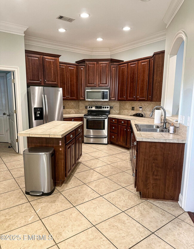 Building Photo - 8316 Ole Cobblestone Dr