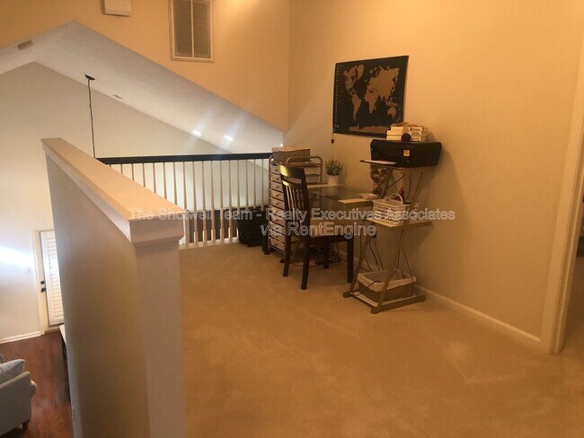 Building Photo - 308 Java Way