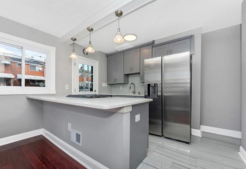 Building Photo - 2100 Ashburton St