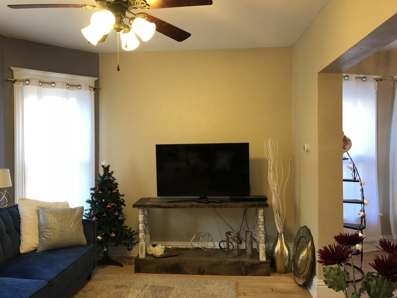 Living Room - 2119 E Bradford Ave