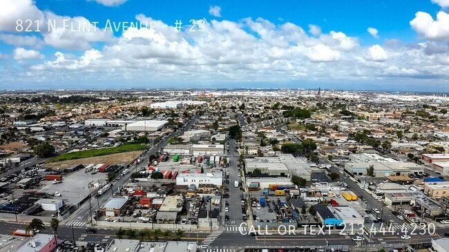 Building Photo - 821 N Flint Ave
