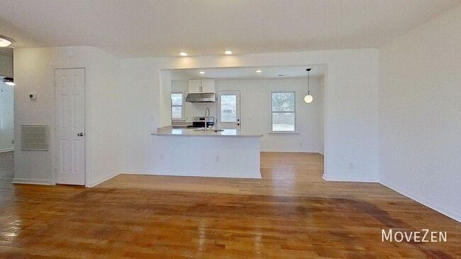 Building Photo - 1217 Brighton Rd