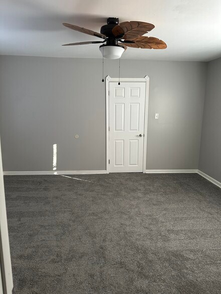 Building Photo - 782 Mount St