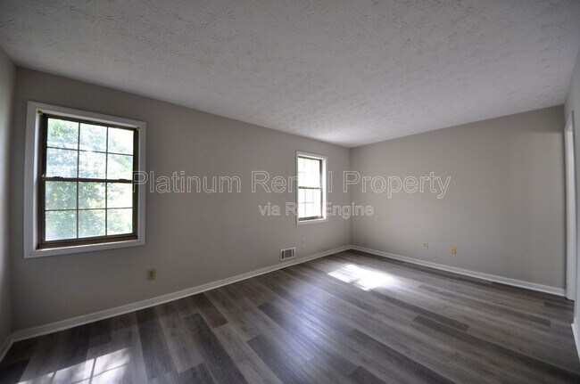 Building Photo - 1052 Westfield Trace