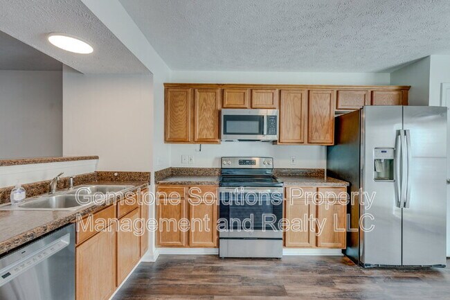 Building Photo - 1303 Vermont Ct