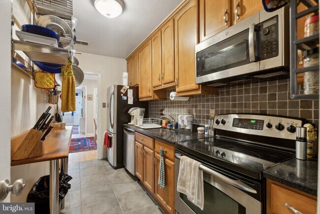 Building Photo - 2650 39th St NW