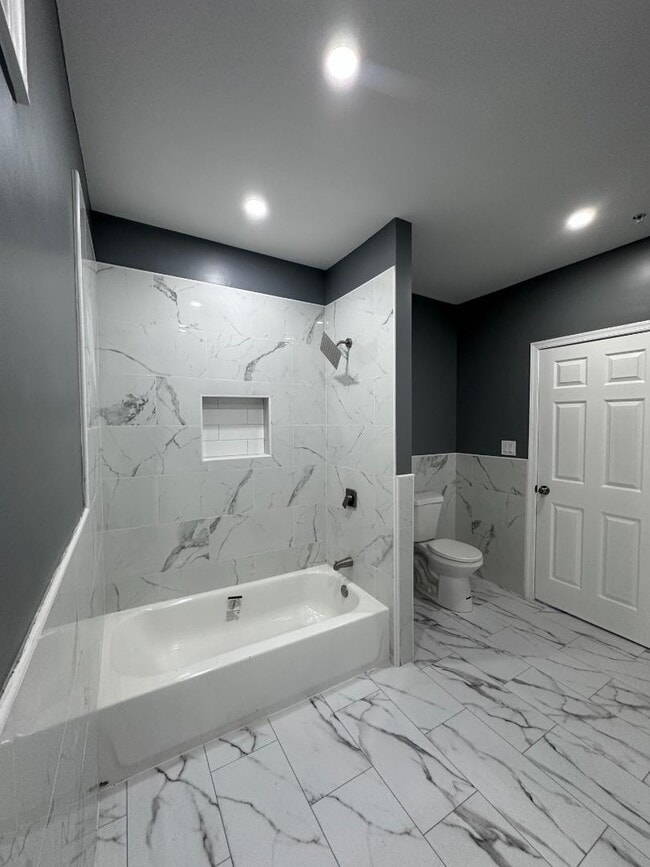 Building Photo - 153 Vine St