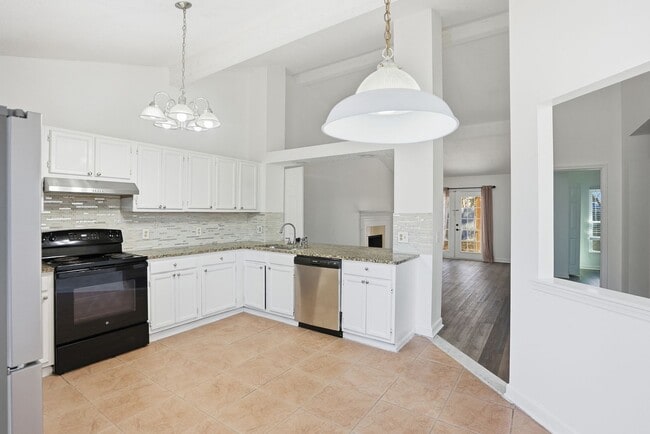 Building Photo - Ranch Style Home in Southside Savannah