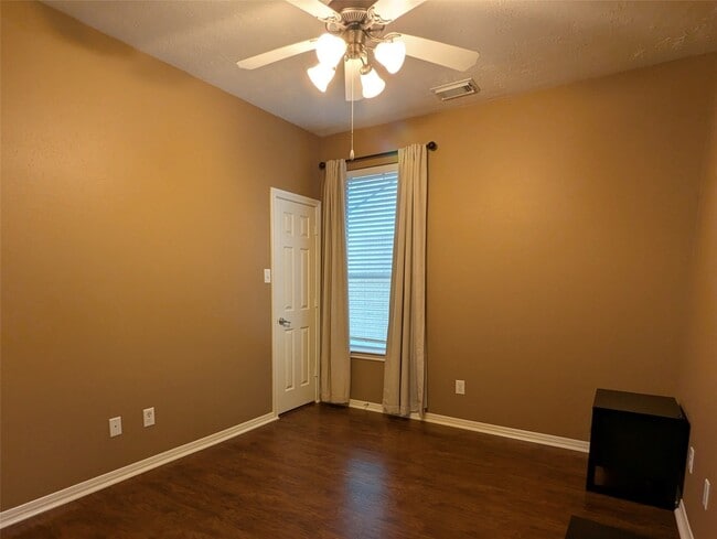 Building Photo - 24807 Blane Dr