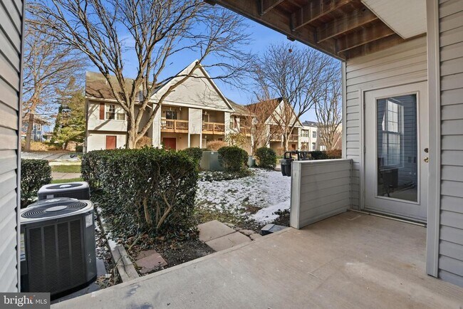 Building Photo - 9212 Azure Ct