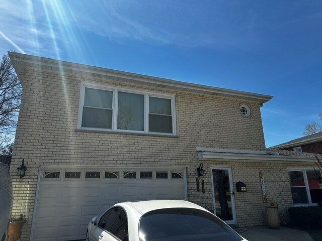 Building Photo - 217 E Valley Ln