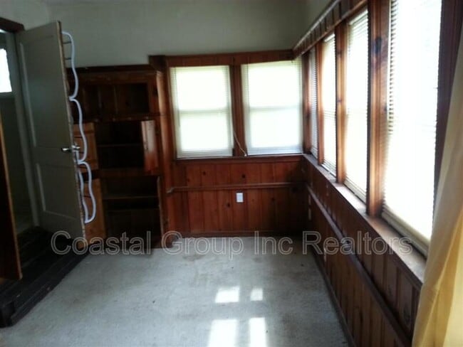 Building Photo - 5224 Silvey Dr