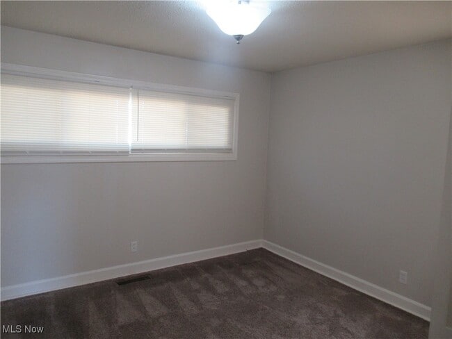 Building Photo - 12009 Summerland Ave