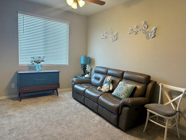 Building Photo - 10965 W Baden St