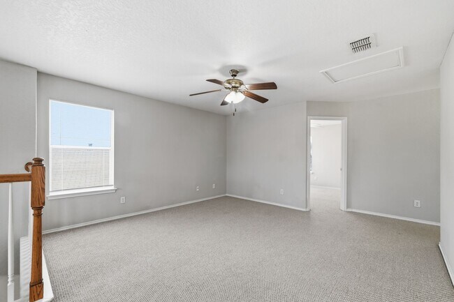 Building Photo - Spacious Two-Story Home in Prime Laurel Canyon Location