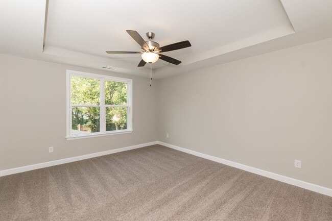 Building Photo - Four Bedroom Home