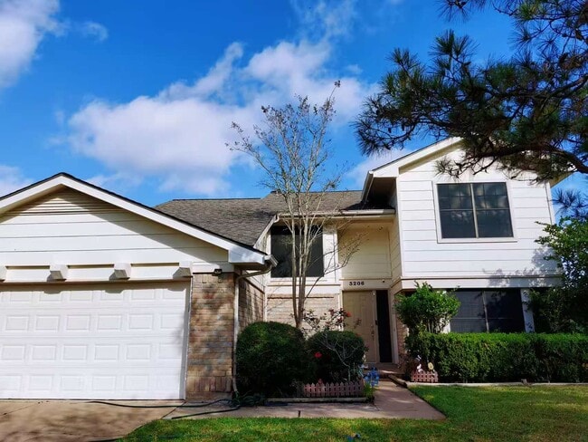 Building Photo - 3206 Sturbridge Ln