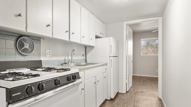 Alegria del Sol Kitchen View - Alegria del Sol