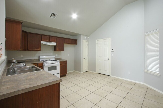 Building Photo - Bixby Schools - 3 bedroom split plan