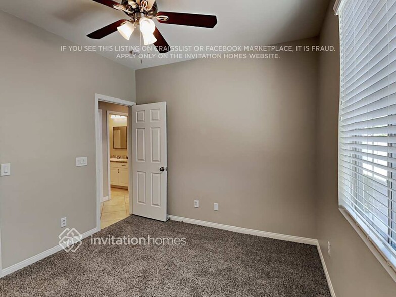 Building Photo - 9225 Longhorn Falls Ct