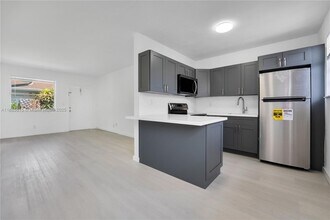Building Photo - 15991 NE 18th Pl