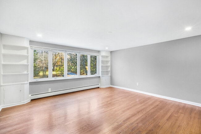 Living Room - 27 Hillcrest Rd