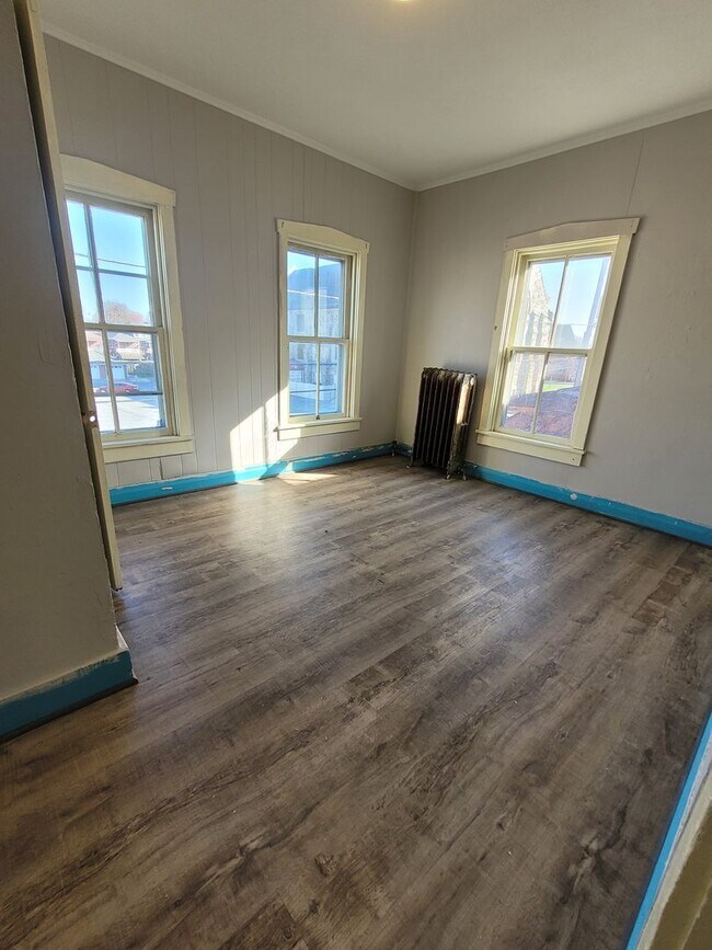 Building Photo - 55 N Church St