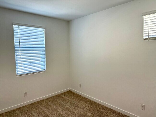 Building Photo - Amazing NEWER Lennar home in Hawes Crossing