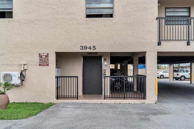 Building Photo - 3945 SW 89th Ave