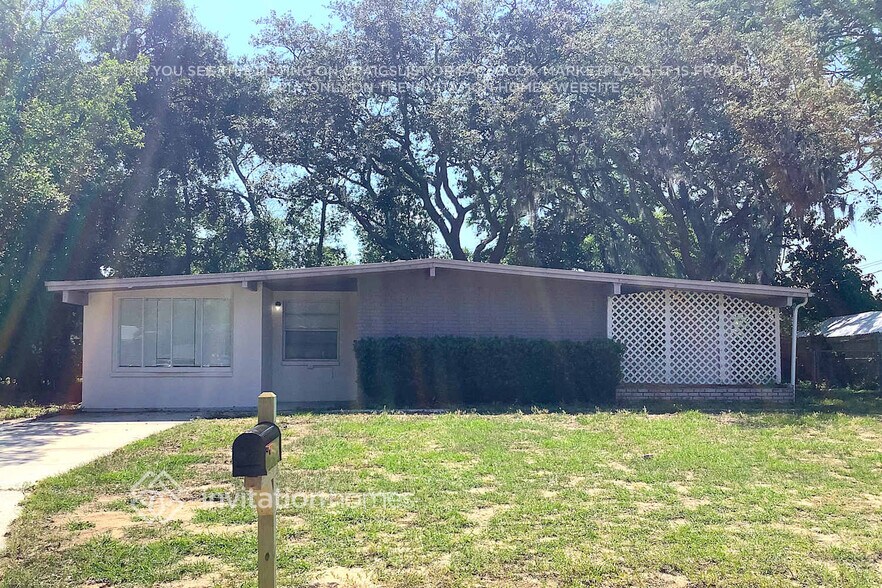 Primary Photo - 1110 E Camellia Dr