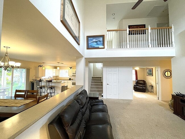 Building Photo - Maui Lani - Furnished 4-bedroom, 3-bathroom home with a 2 car garage