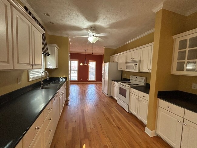 Building Photo - **ASK HOW YOU CAN MOVE IN WITH NO SECURITY DEPOSIT**111 Hanbury Lane - 4 BD, 2.5 BA Home in the A...