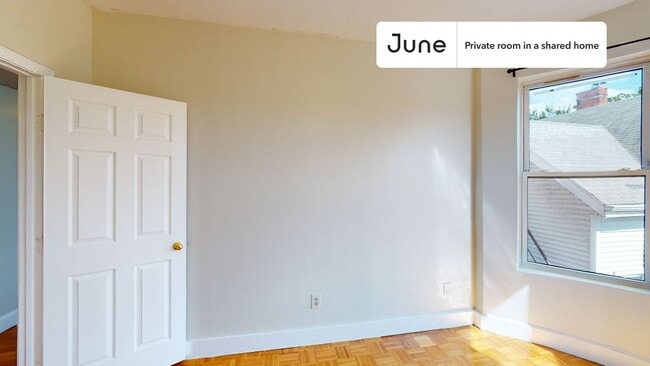 Building Photo - Room in Shared 4 bed/2 bath home