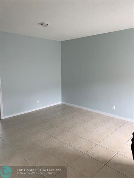 Building Photo - 4616 Poinciana St