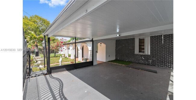 Building Photo - 1409 NW 44th St