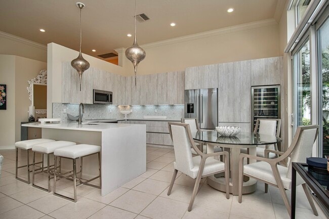 Building Photo - 7916 Montecito Pl