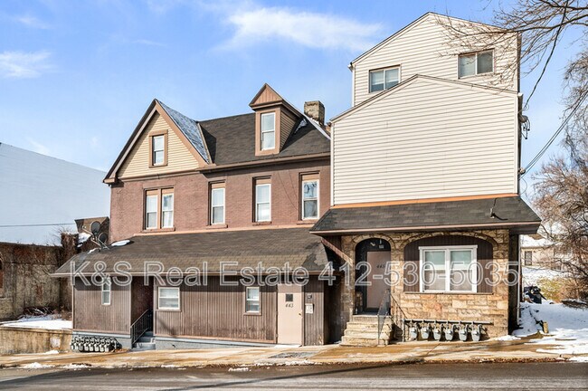 Building Photo - 445-445 Library St