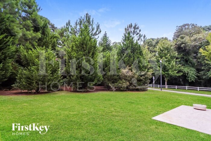 Building Photo - 4033 Pond Edge Rd SW